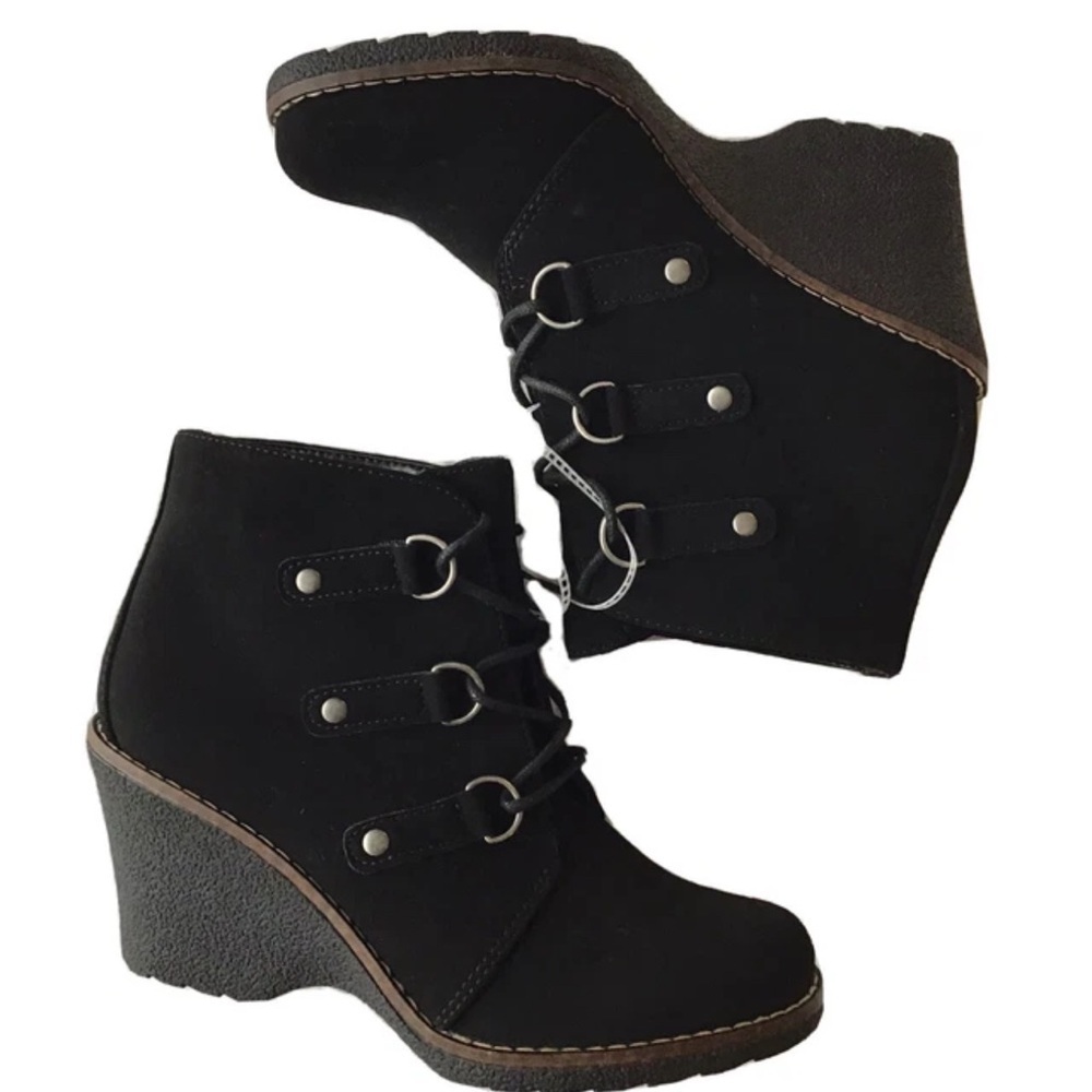 White Mountain Black Wedge Shoes Sleek Design
